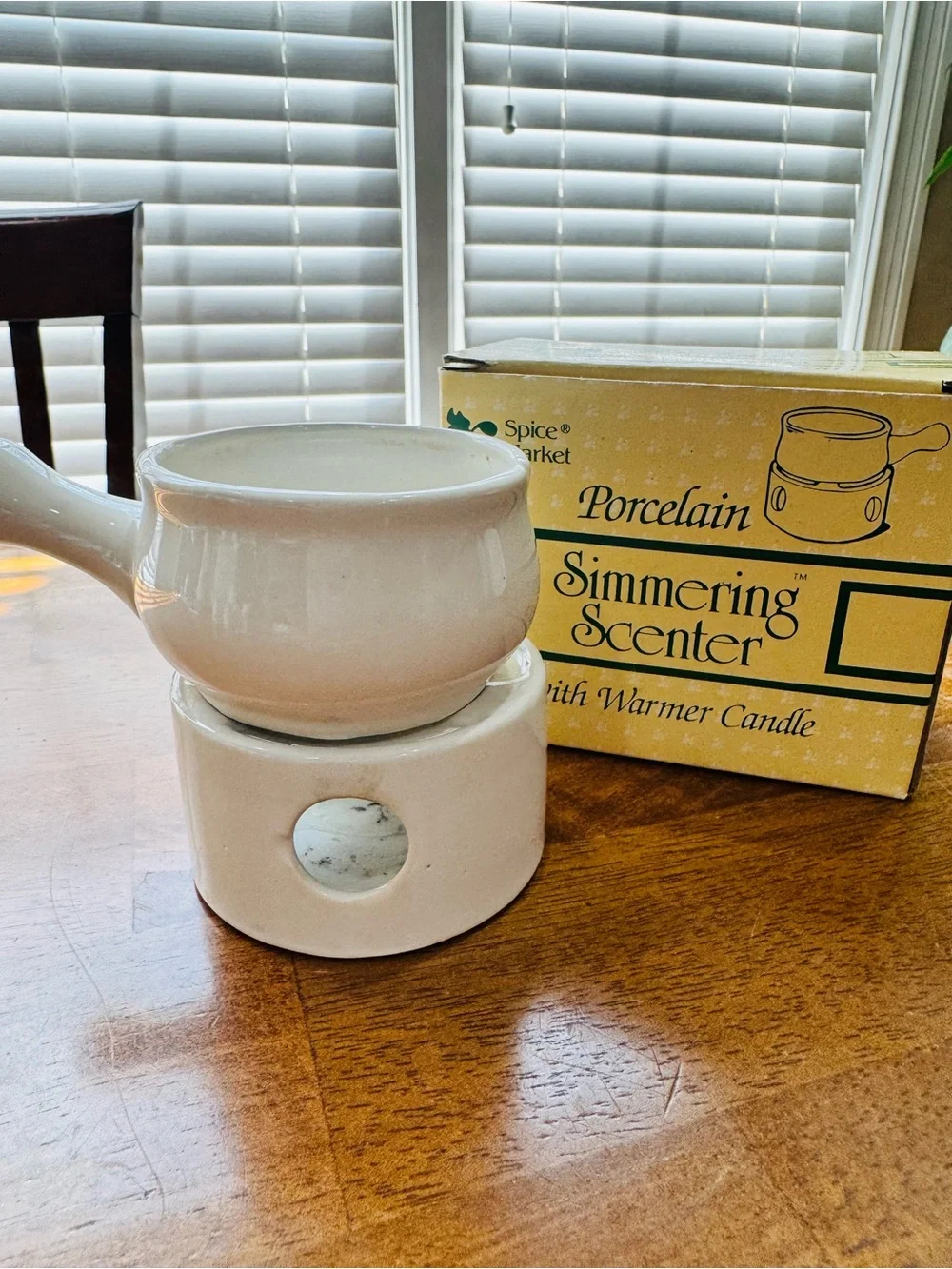 Porcelain Simmering Scenter Simmer Pot w Tealight Warming Candle